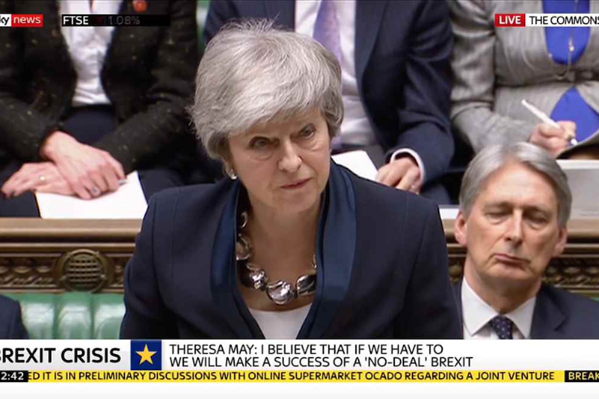 Theresa May annuncia al Parlamento l'ipotesi di una nuova scadenza per la Brexit