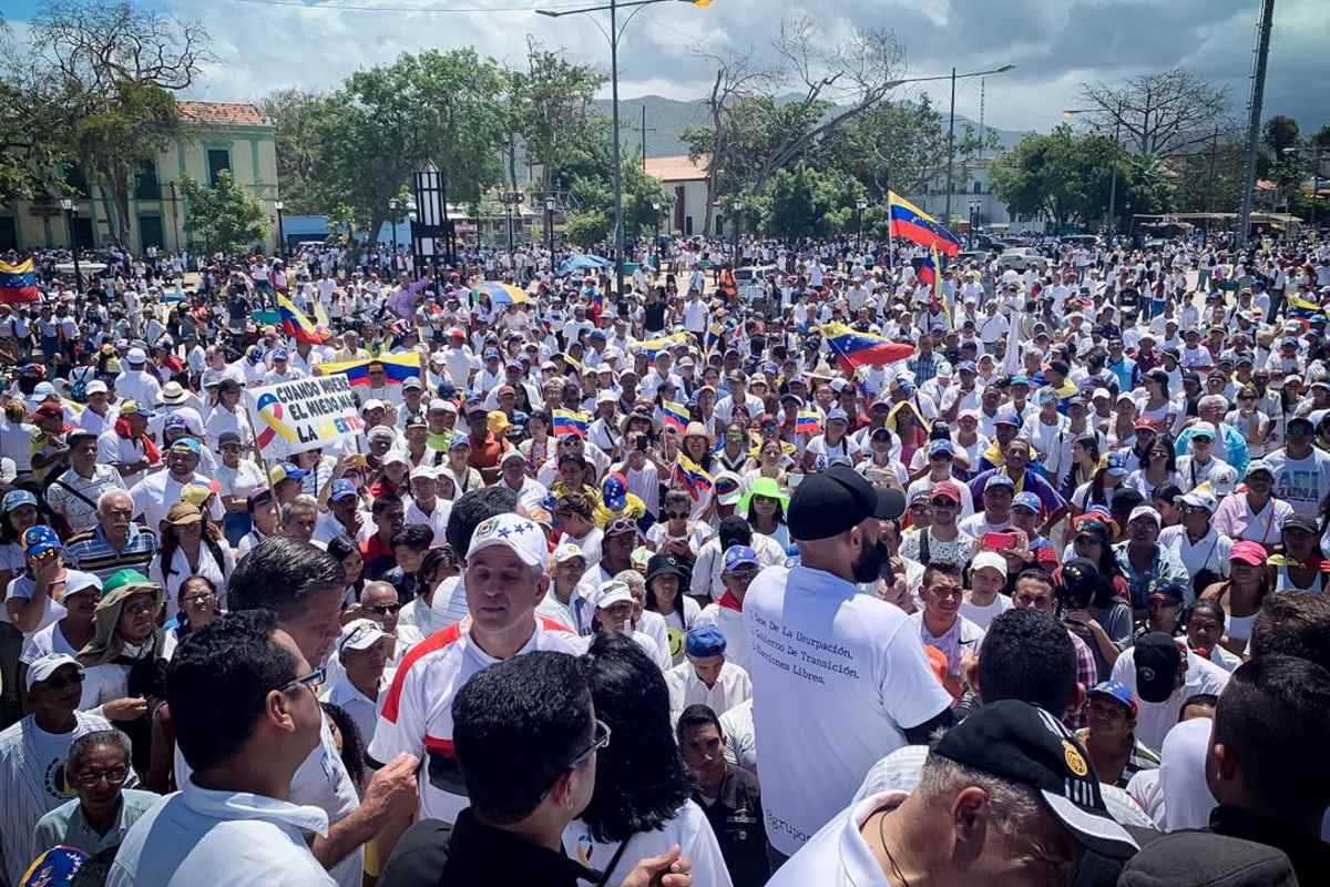 Venezuela. Guaidó ha tentato, senza riuscirci, di far entrare nel Paese gli aiuti umanitari per scalfire il potere di Maduro