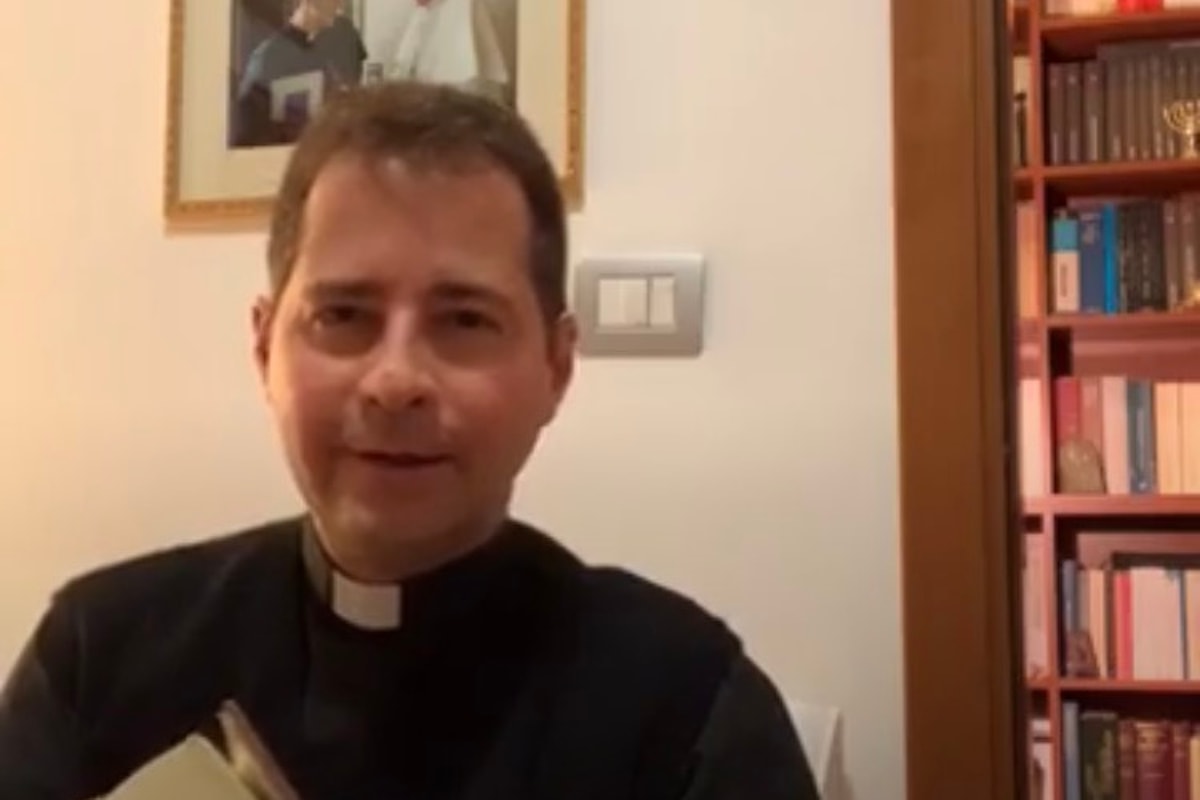 Messa e incontri di preghiera arrivano su Facebook in streaming video. Don Pompili: Restiamo uniti nel Signore anche grazie al web