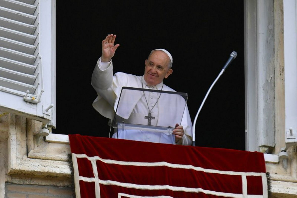 Papa Francesco all'Angelus ricorda quali siano gli effetti dell'eucarestia