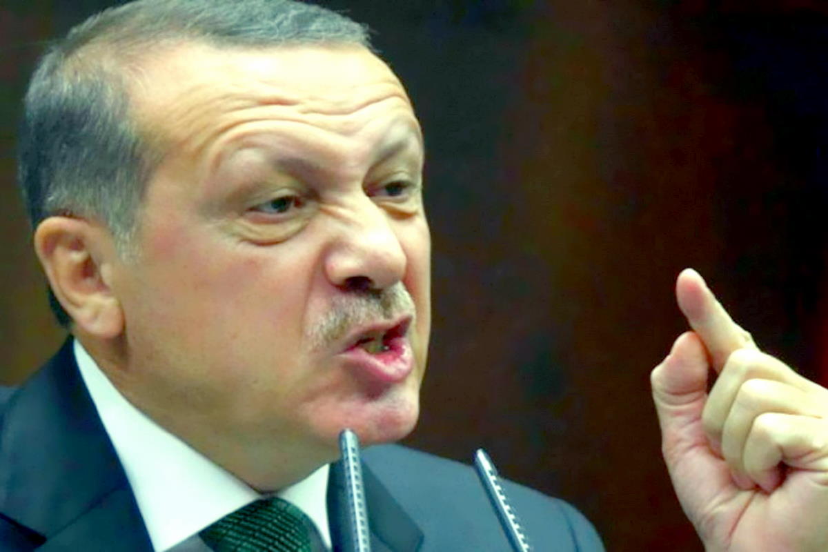 Erdogan annuncia l'espulsione di 10 ambasciatori, compreso quello degli Stati Uniti