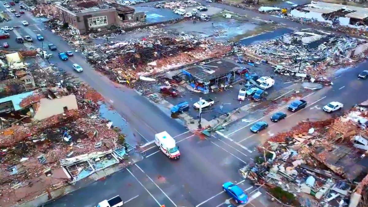 Stati Uniti, più grave del previsto il bilancio delle vittime dei tornado che hanno colpito il midwest