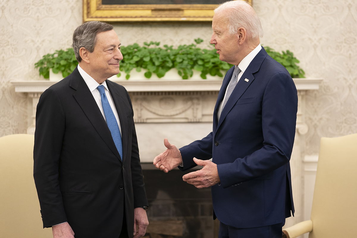 Draghi va a Washington per conto dell'Italia a fare gli affari suoi con Biden