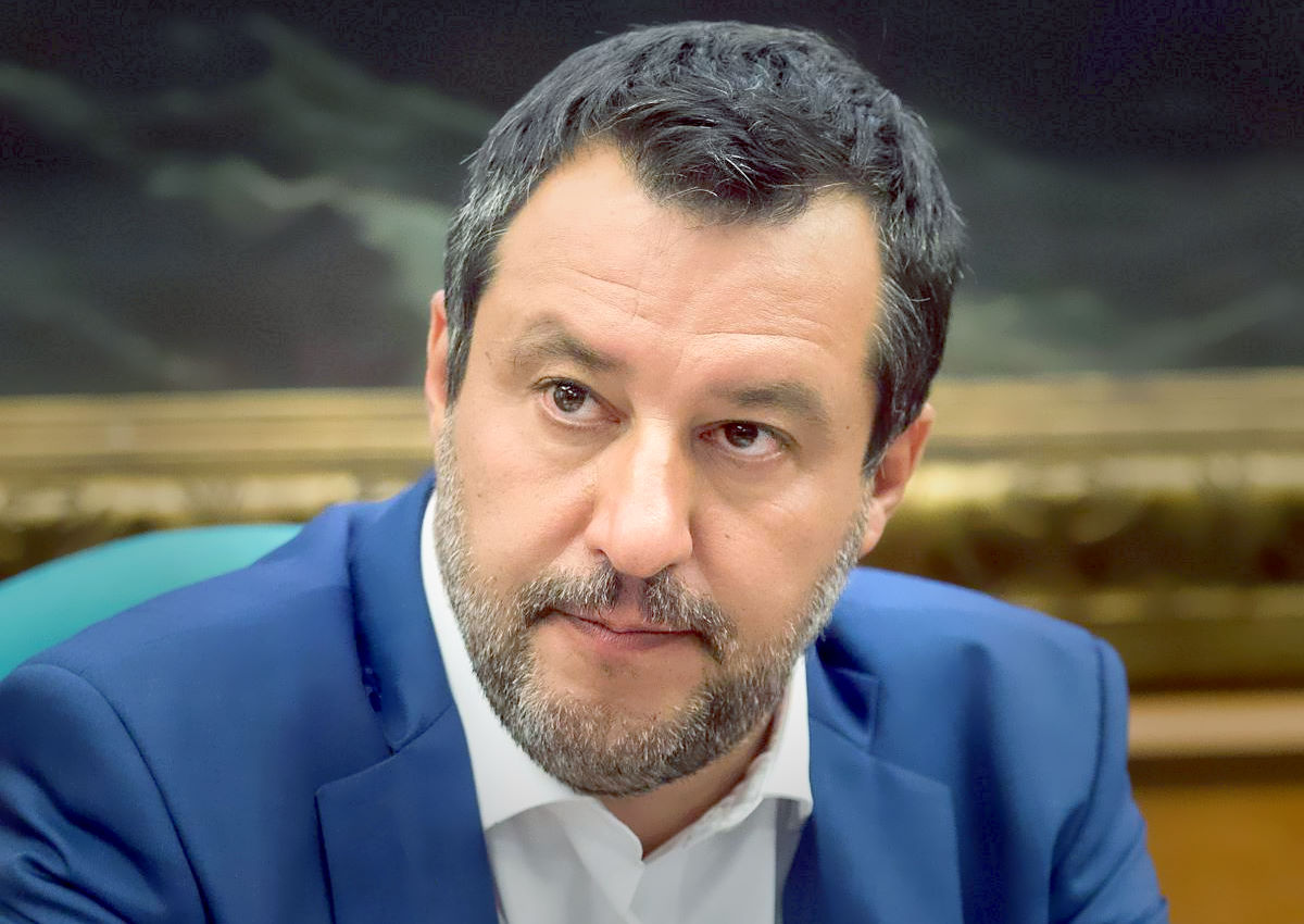 Dopo il tracollo alle politiche la Lega salva Salvini... per ora