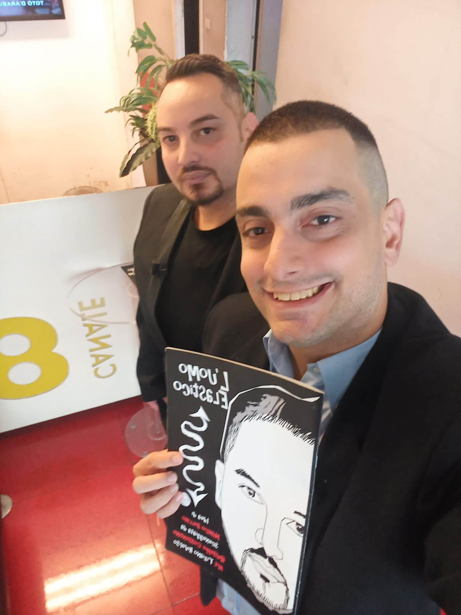 Nunzio Bellino e Giuseppe Cossentino in diretta tv a Mattina Live presentano il libro a fumetti L'uomo Elastico