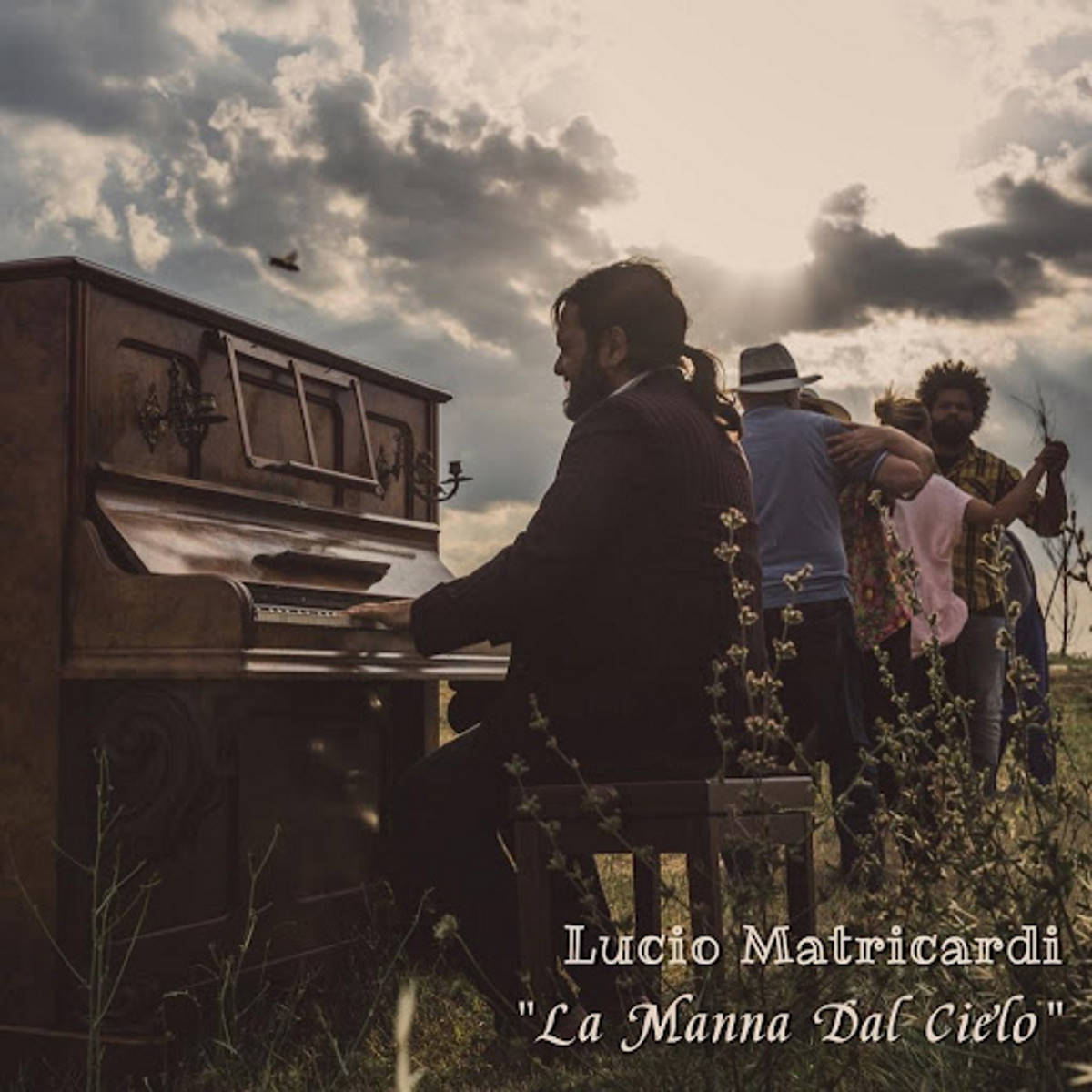 LUCIO MATRICARDI, “La manna dal cielo” è il singolo del cantautore marchigiano che porta in musica la storia della bracciante Paola Clemente