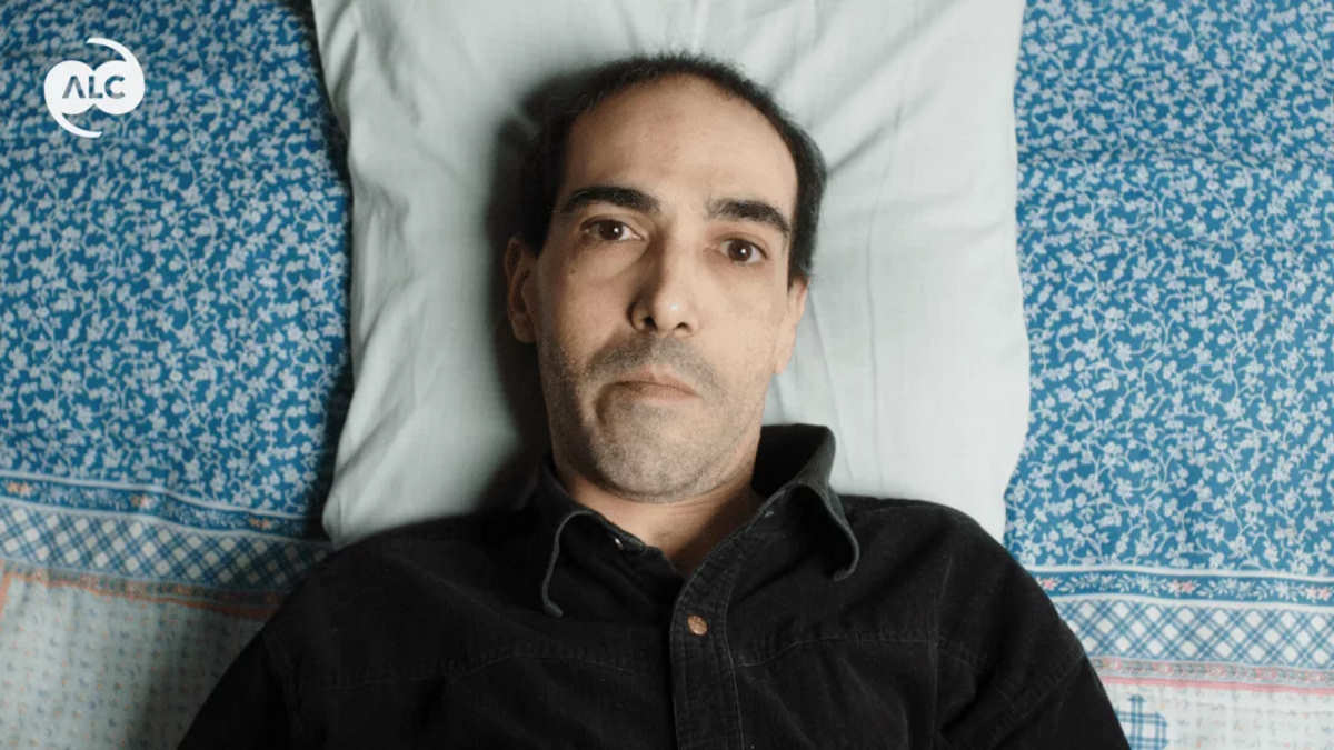 Un nuovo caso Dj Fabo, l'autodenuncia di due attiviste per l'eutanasia legale per aver aiutato a morire in Svizzera un 44enne toscano
