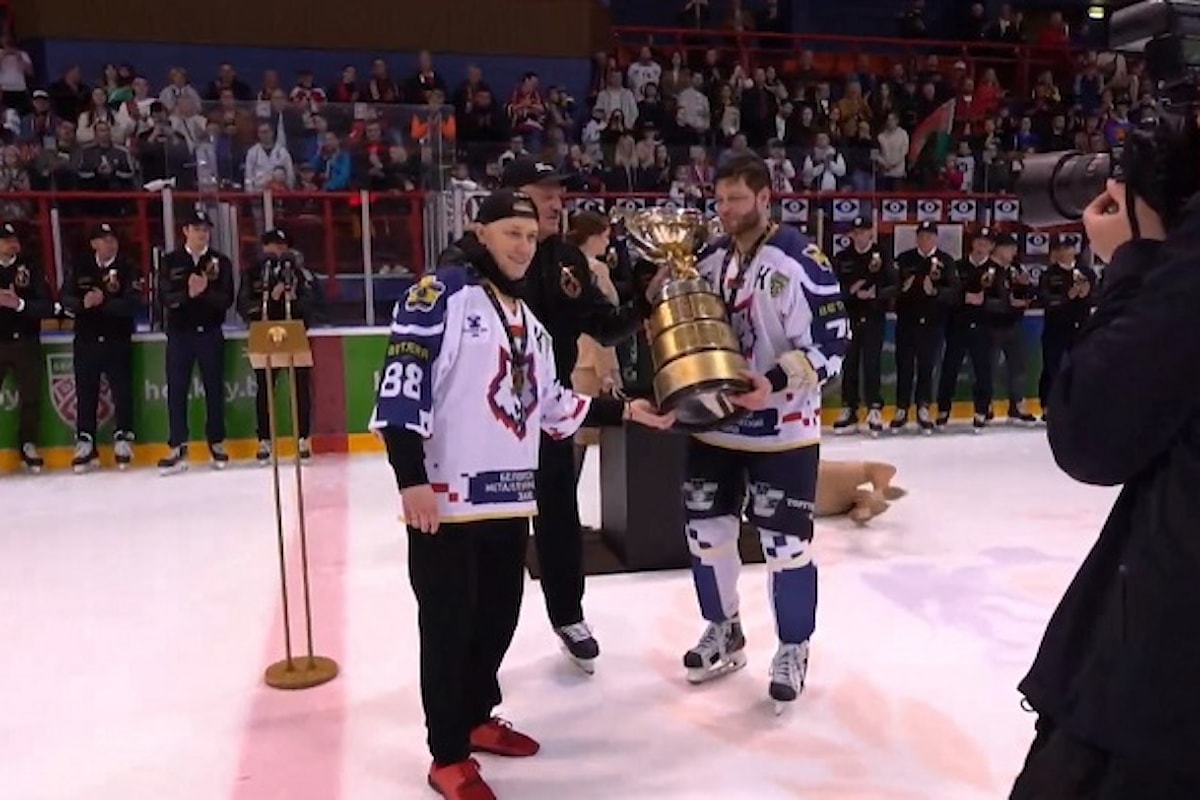 Hockey ghiaccio: Bielorussia, anche Lukashenko scende sul ghiaccio
