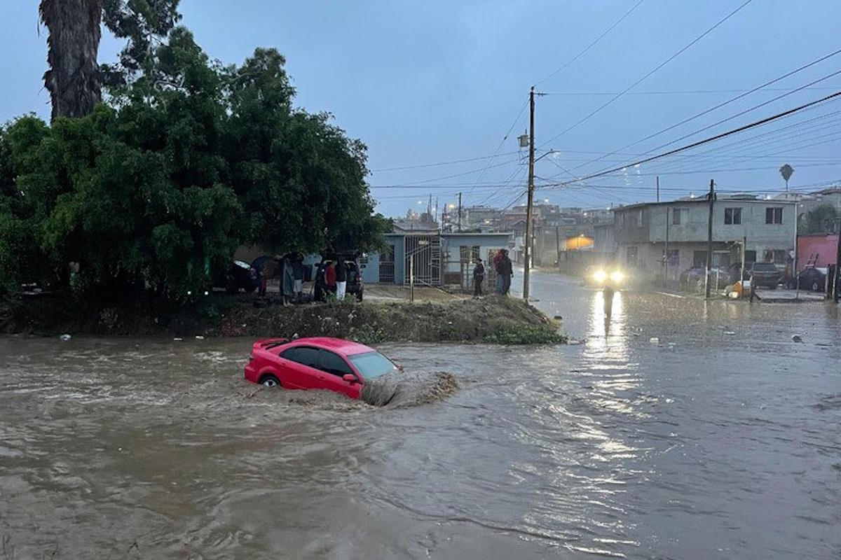 Il sud della California nel giro di poche ore è stato colpito da una tempesta tropicale e da un terremoto