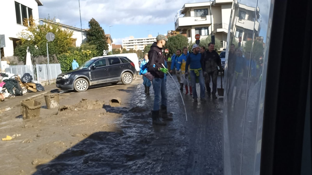 I vertici della regione fanno un bilancio dell'alluvione in Toscana