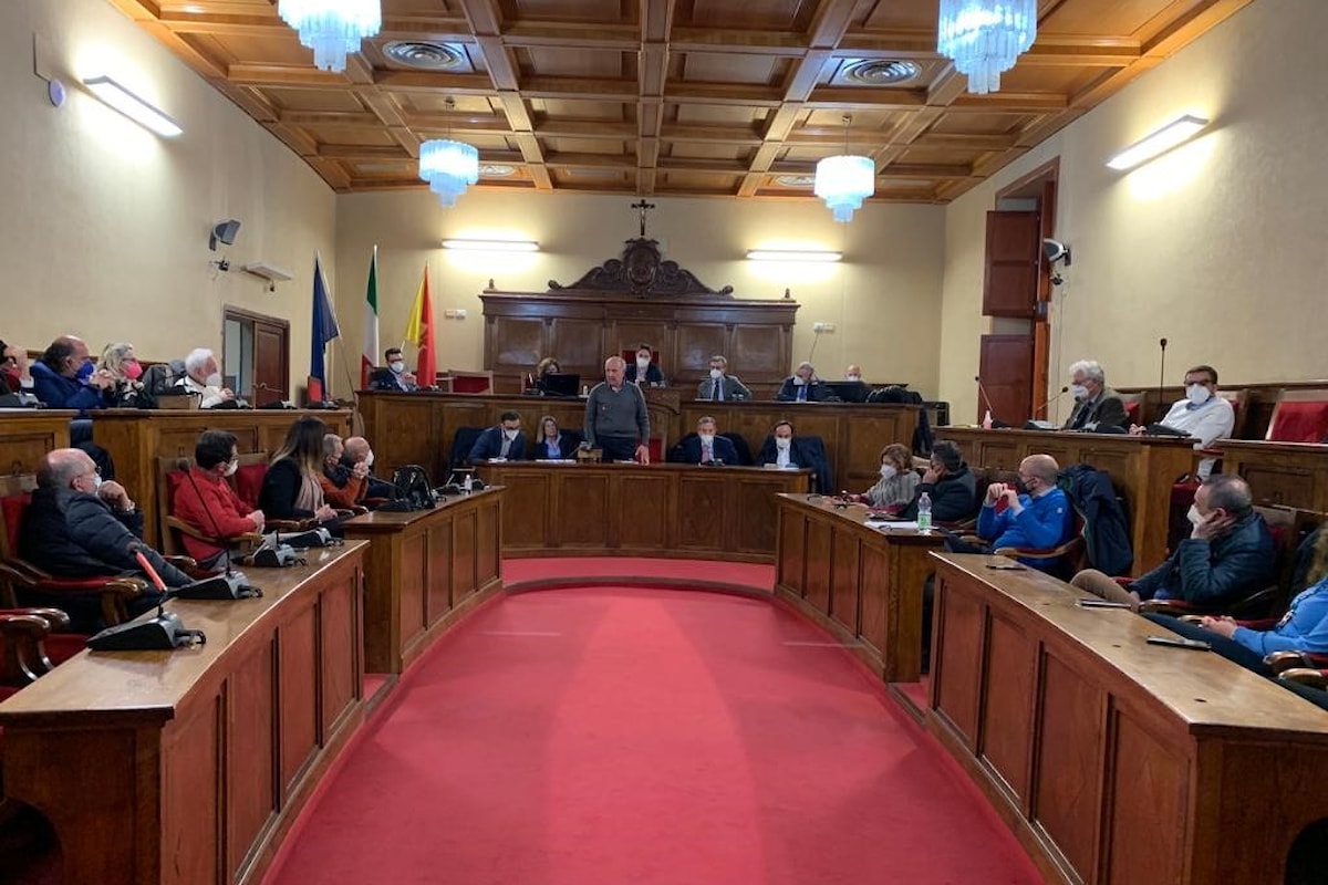 Milazzo (ME) - Il Consiglio comunale approva variazione di bilancio di 208 mila euro