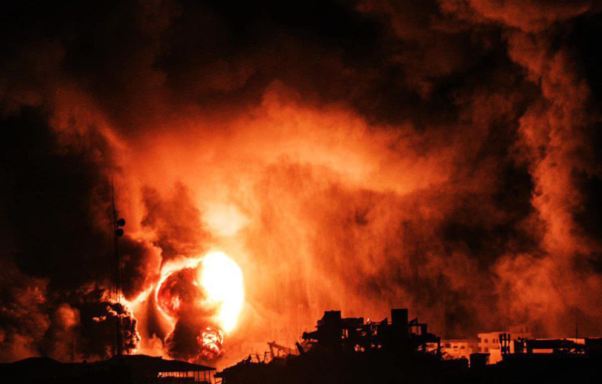 Ormai si avvicina a diecimila il numero dei civili palestinesi assassinati a Gaza dall'esercito israeliano