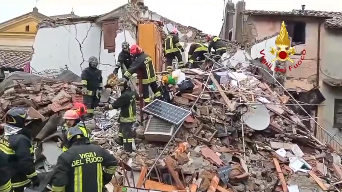 Crolla una palazzina a Canale Monterano (Roma), tre i feriti