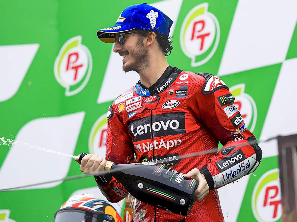 MotoGP, Bagnaia trionfa nel GP di Thailandia 2024 e si porta a -17 da Martin