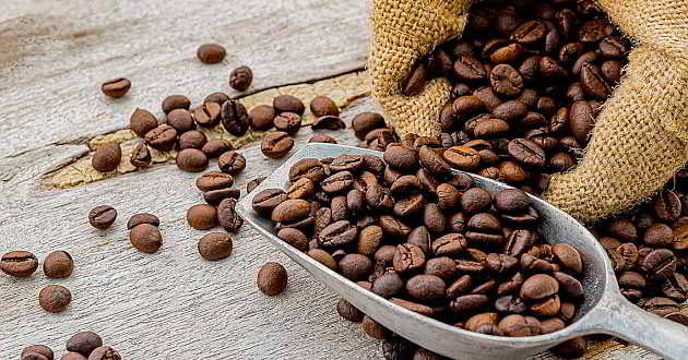 Produzione scarsa e domanda forte, ancora tensione sul mercato del caffè
