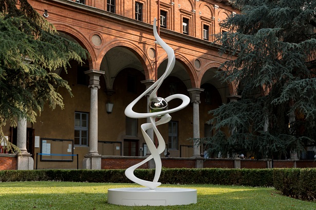 L’Università Cattolica del Sacro Cuore: Un Viaggio di Speranza tra Arte e Spiritualità nella Mostra ELPÌS di Gianfranco Meggiato