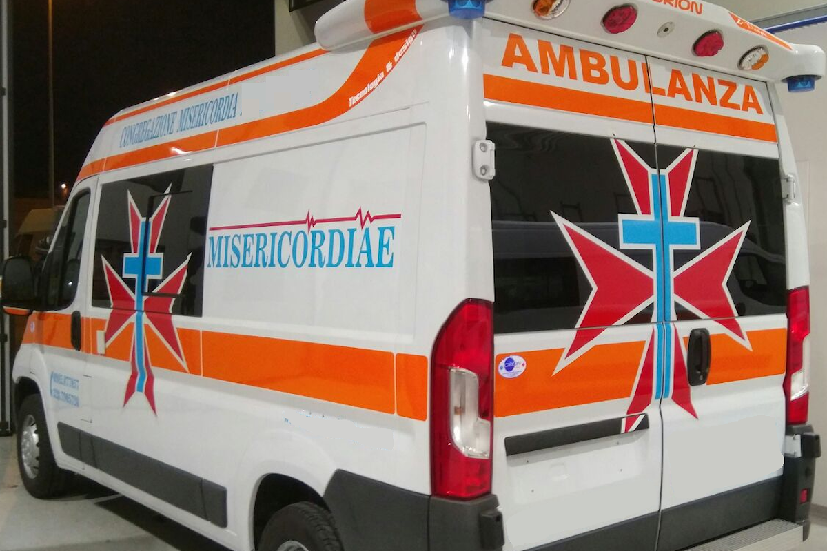 Aspetta mezz’ora un ambulanza, situazione grave sul Tirreno cosentino per il soccorso sanitario