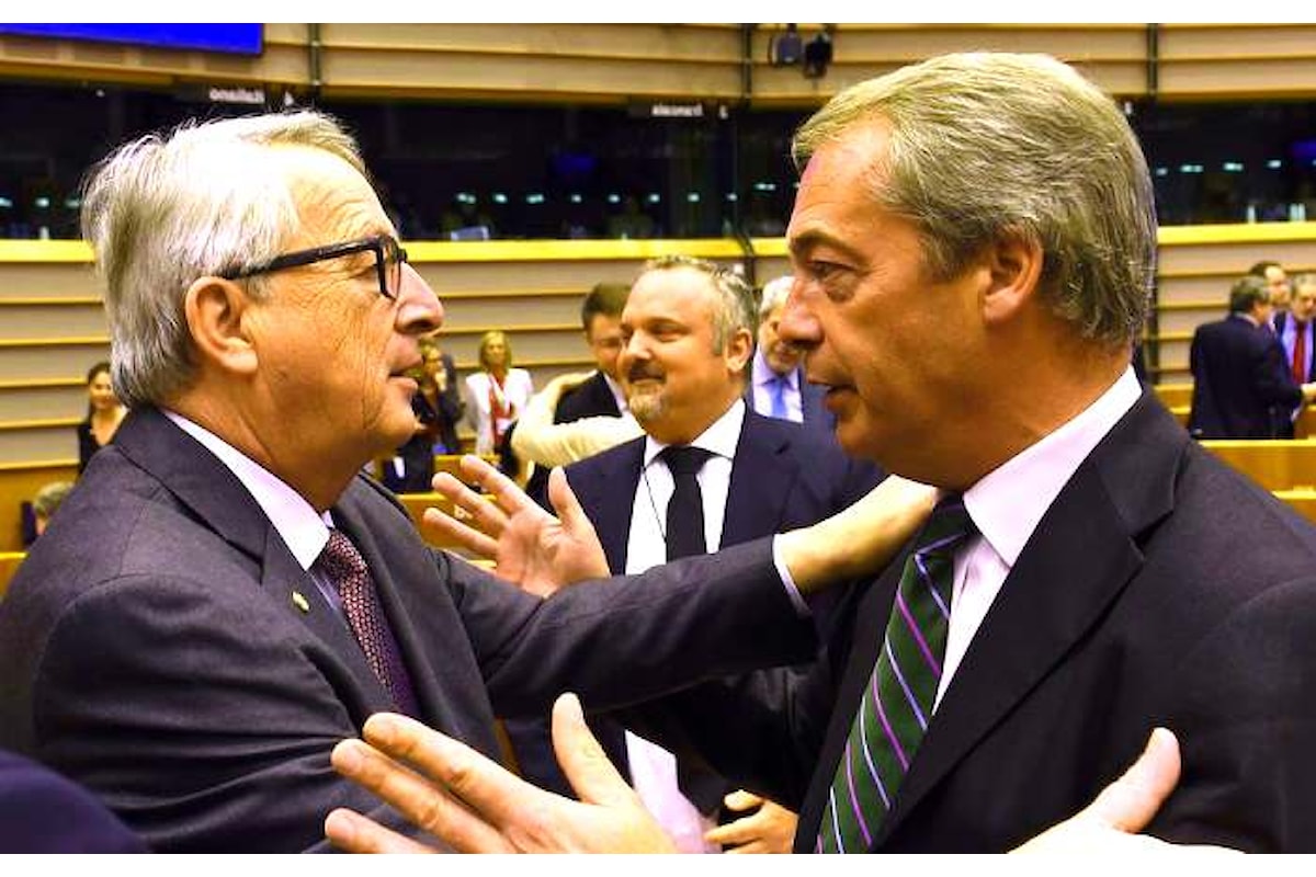 Juncker contro Farage nella seduta del Parlamento Europeo dedicata alla Brexit