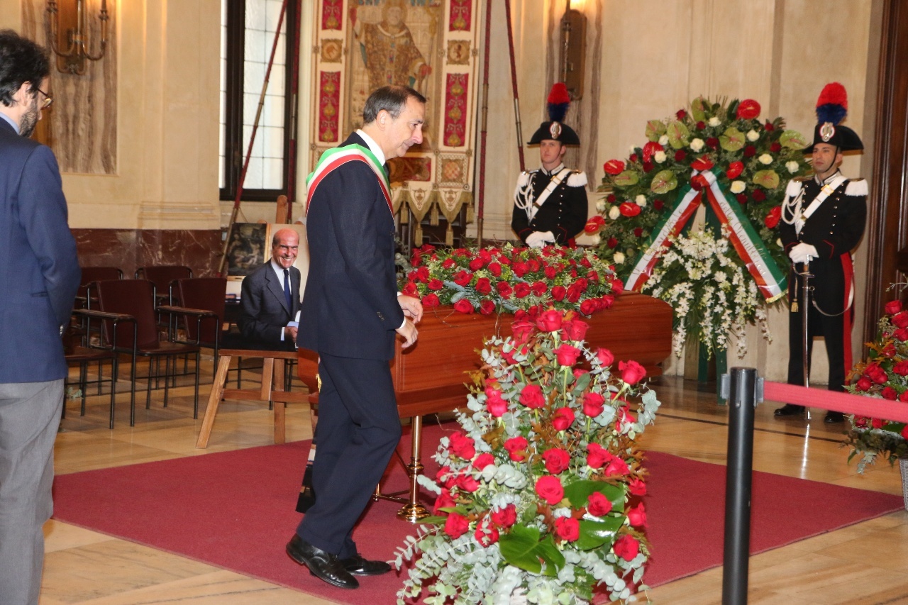 Veronesi, funerali laici a Milano sulle note di Beethoven