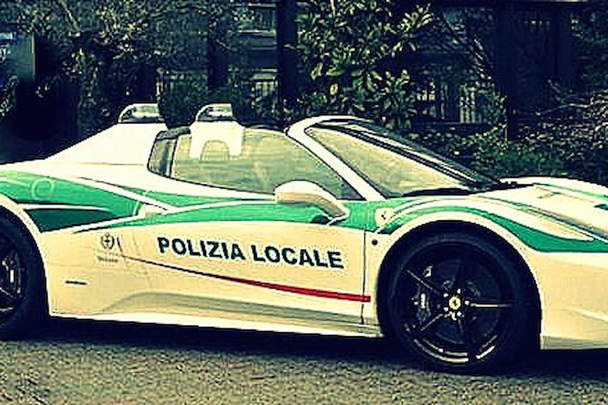 Prete ubriaco sfreccia per Ferrara. Vigili in Ferrari di MALAVITOSI a Milano... e Donald Trump