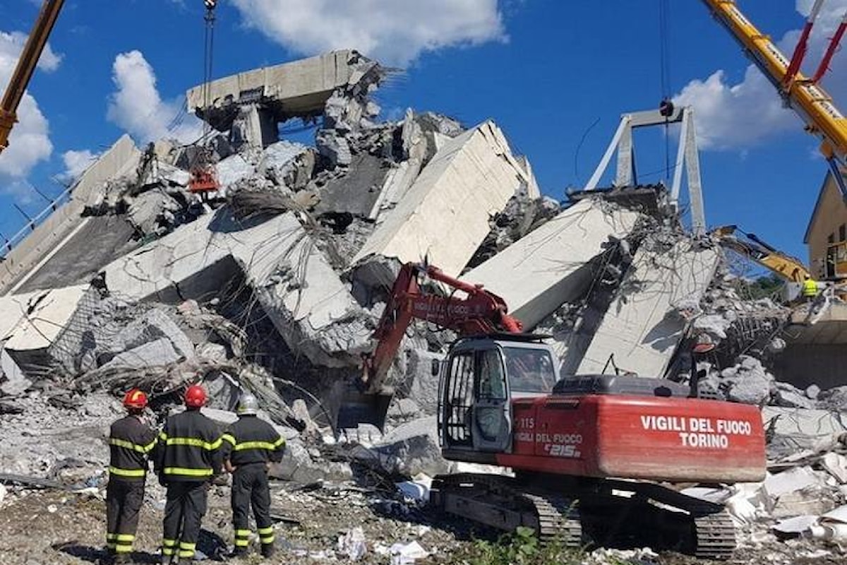Crollo viadotto sul Polcevera, proseguono le operazioni di soccorso a Genova: siamo al terzo giorno