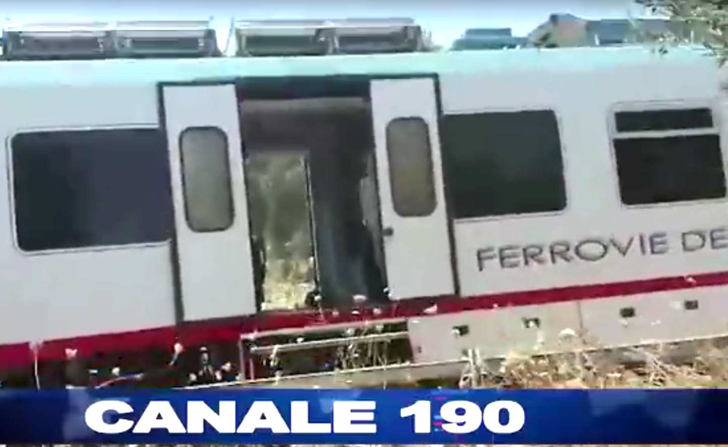 Drammatico scontro sulla linea ferroviaria tra Bari e Barletta: numerosi i morti e i feriti