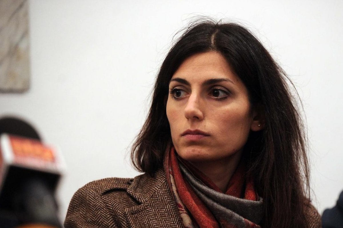 Roma, Virginia Raggi nella bufera: programma copiato da altri documenti