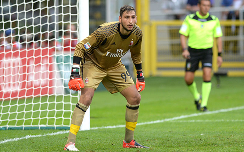 Clamoroso Milan: Donnarumma potrebbe dire addio a Raiola e rinnovare con il Milan