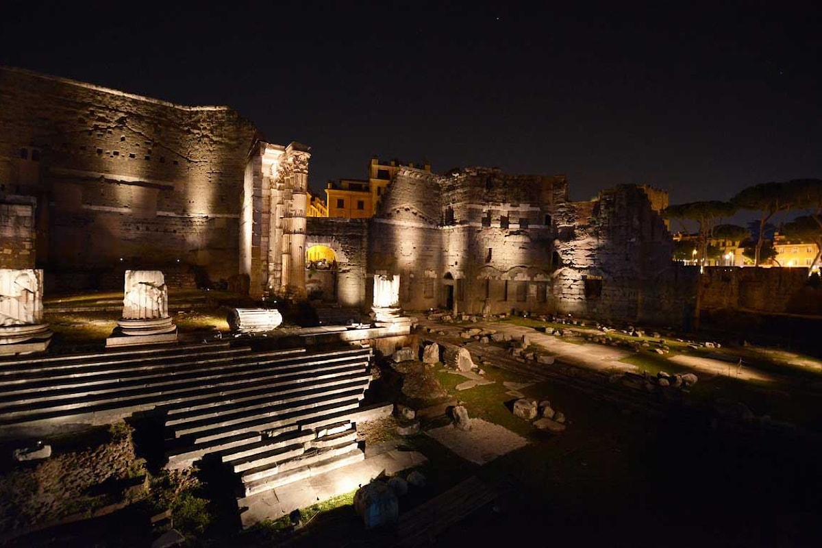 Riprende il percorso notturno tra i Fori, un'esperienza unica da non perdere