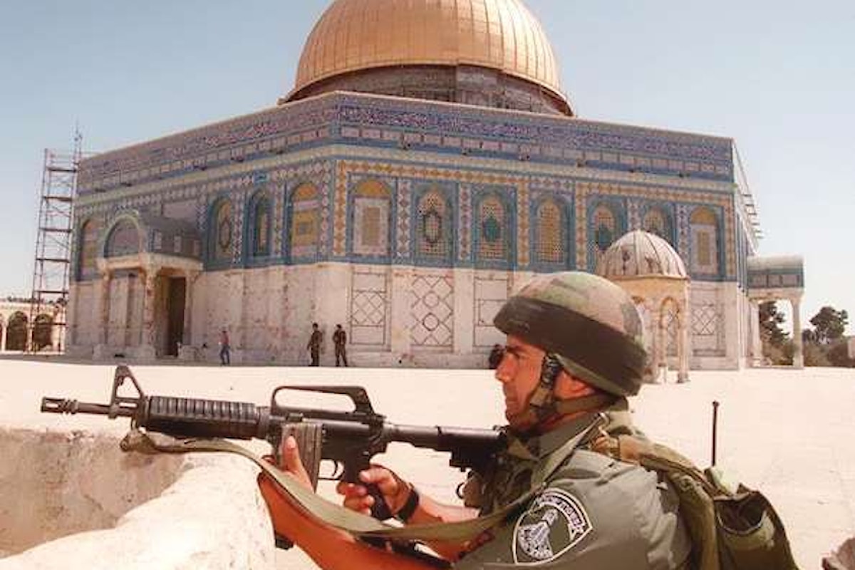 Netanyahu ordina di mantenere i metal detector all'ingresso della Spianata delle moschee