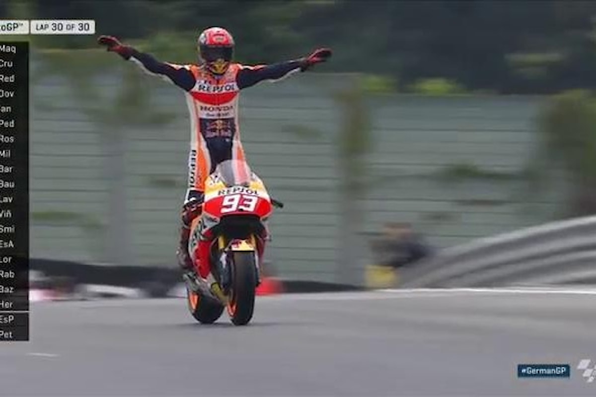 Marquez vince e stacca Rossi e Lorenzo in classifica